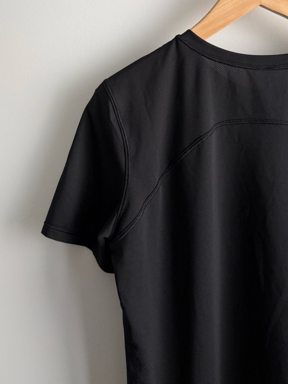 lululemon high neck running & training t-shirt - Picture 8 of 15